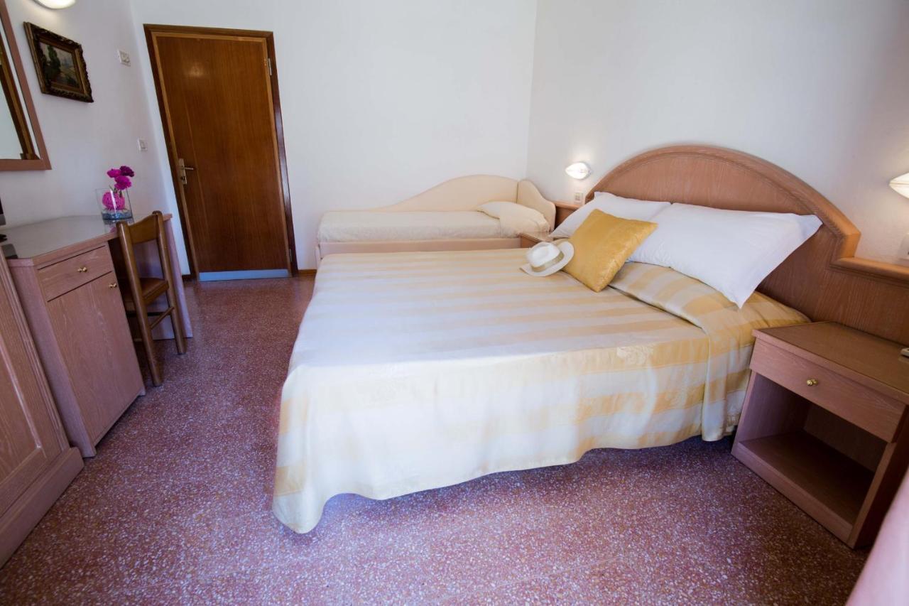 Hotel Villa Sole Resort ベラーリア・イジェア・マリーナ エクステリア 写真